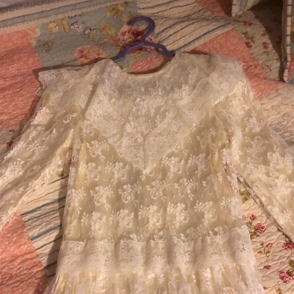 Jessica McClintock Gunne Sax little girls cream lace dress.